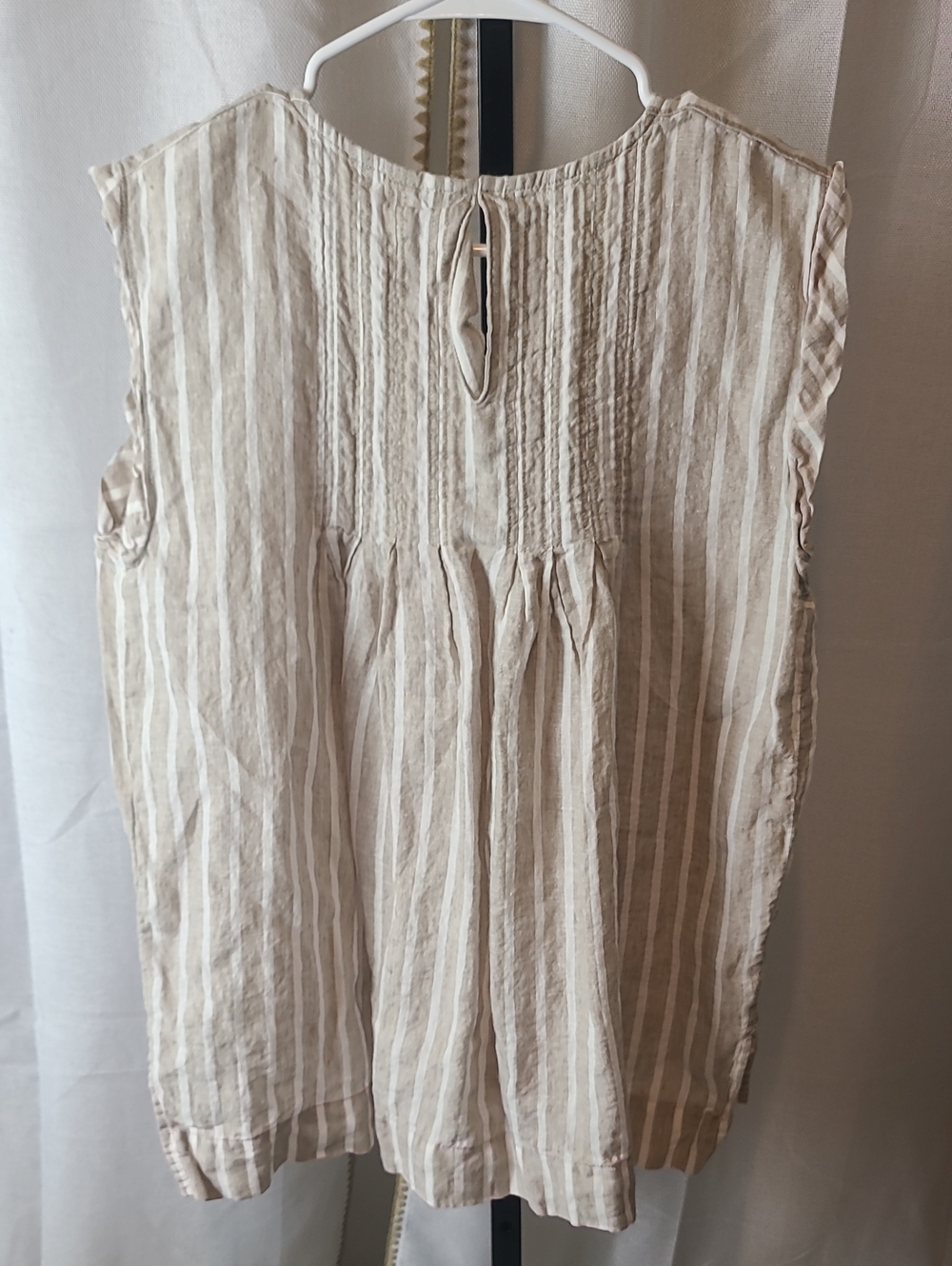 Lands' End Beige Linen blouse 12. - Picture 3 of 3